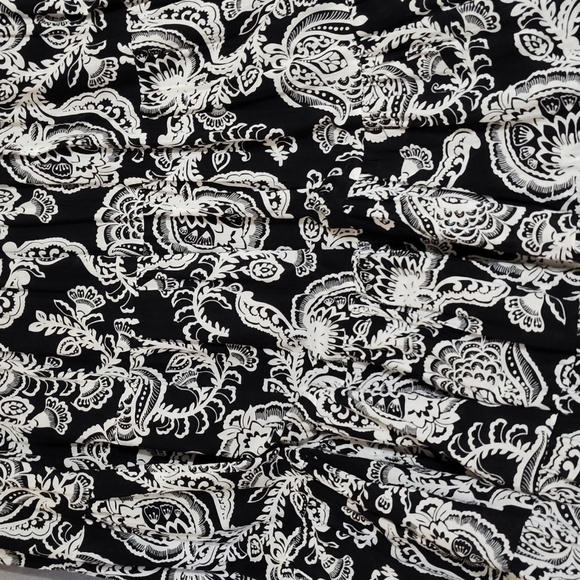 Jones New York Black and White Patterned Broomstick (Tiered) Skirt, Size 12 - Picture 3 of 4